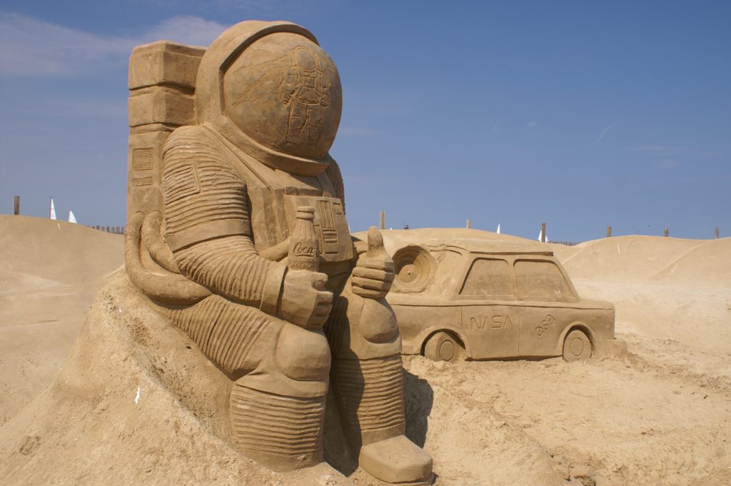 Sand astronaut