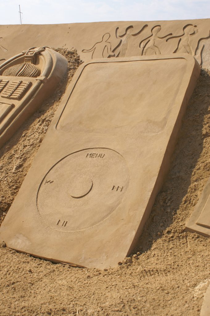 iPod Sandskulptur