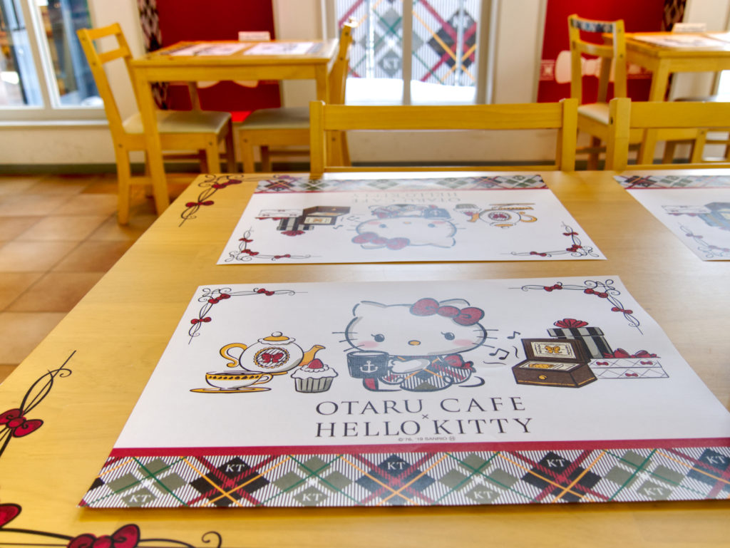 Tables at the Hello Kitty cafe
